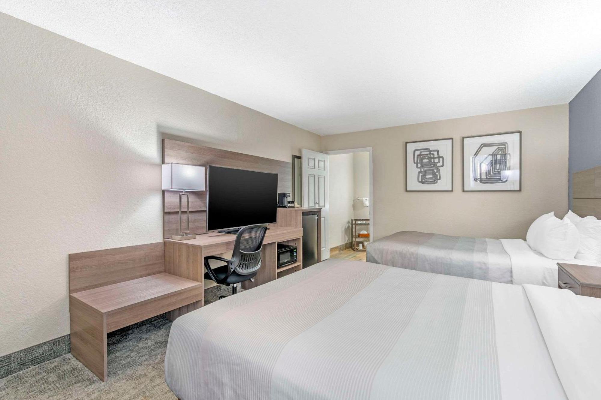 Hotel Quality Daytona Speedway - I-95