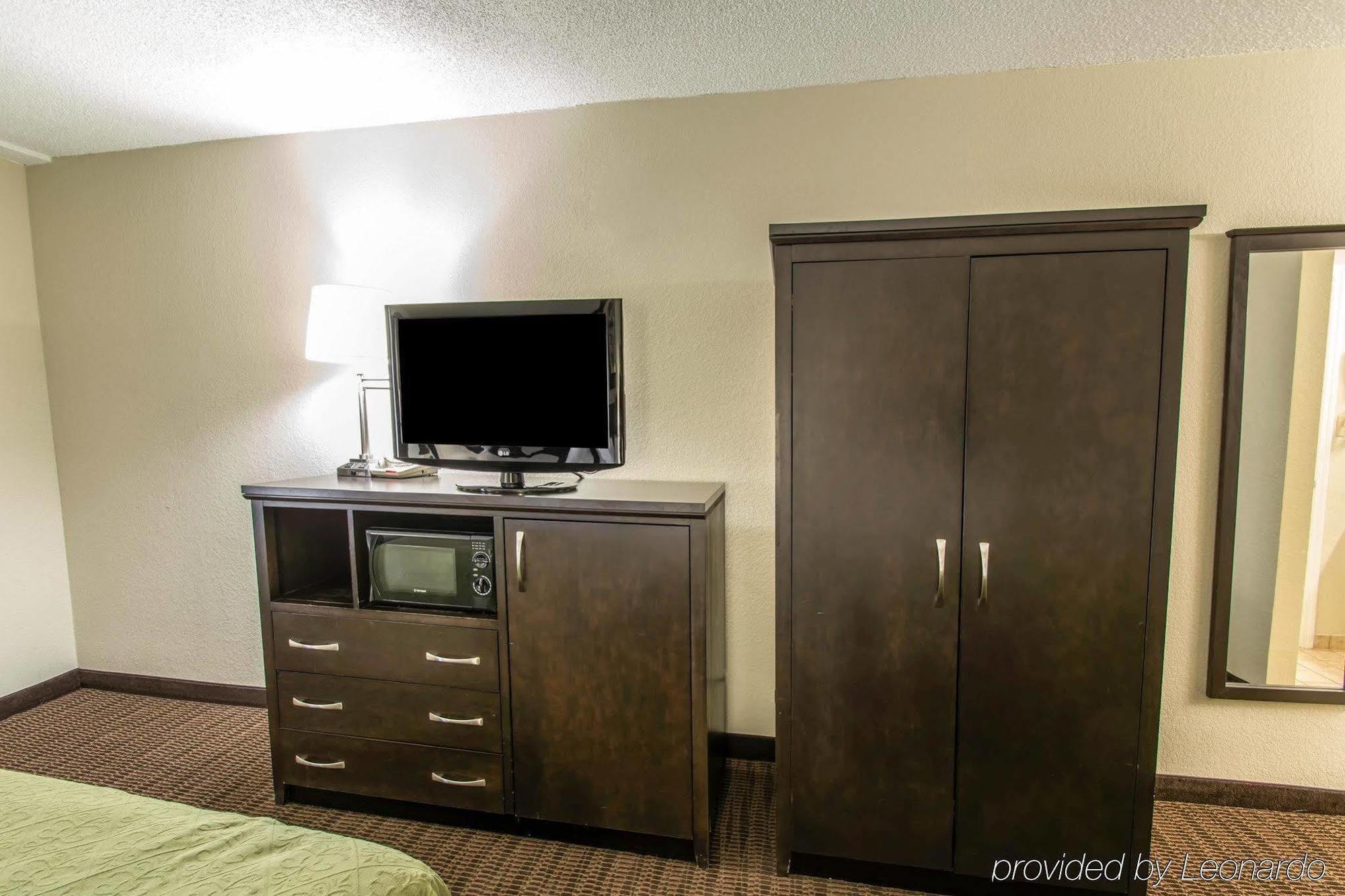 Hotel Quality Daytona Speedway - I-95